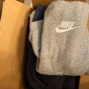 Bundle for @monicaurias18